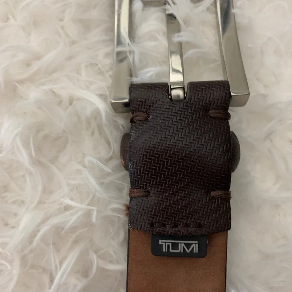 Tumi Men’s Brown Leather Belt